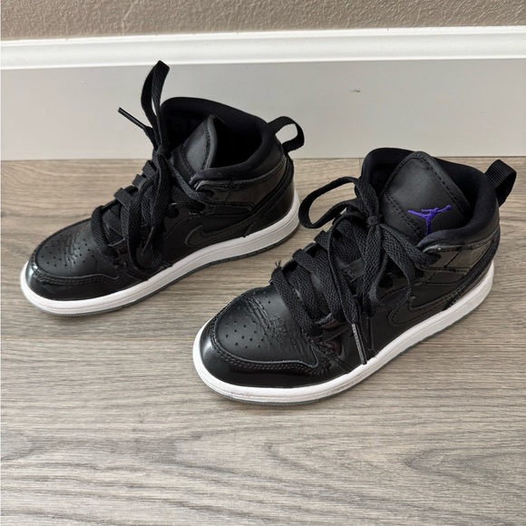 Nike Jordan 1 Mid SE - Picture 2 of 6